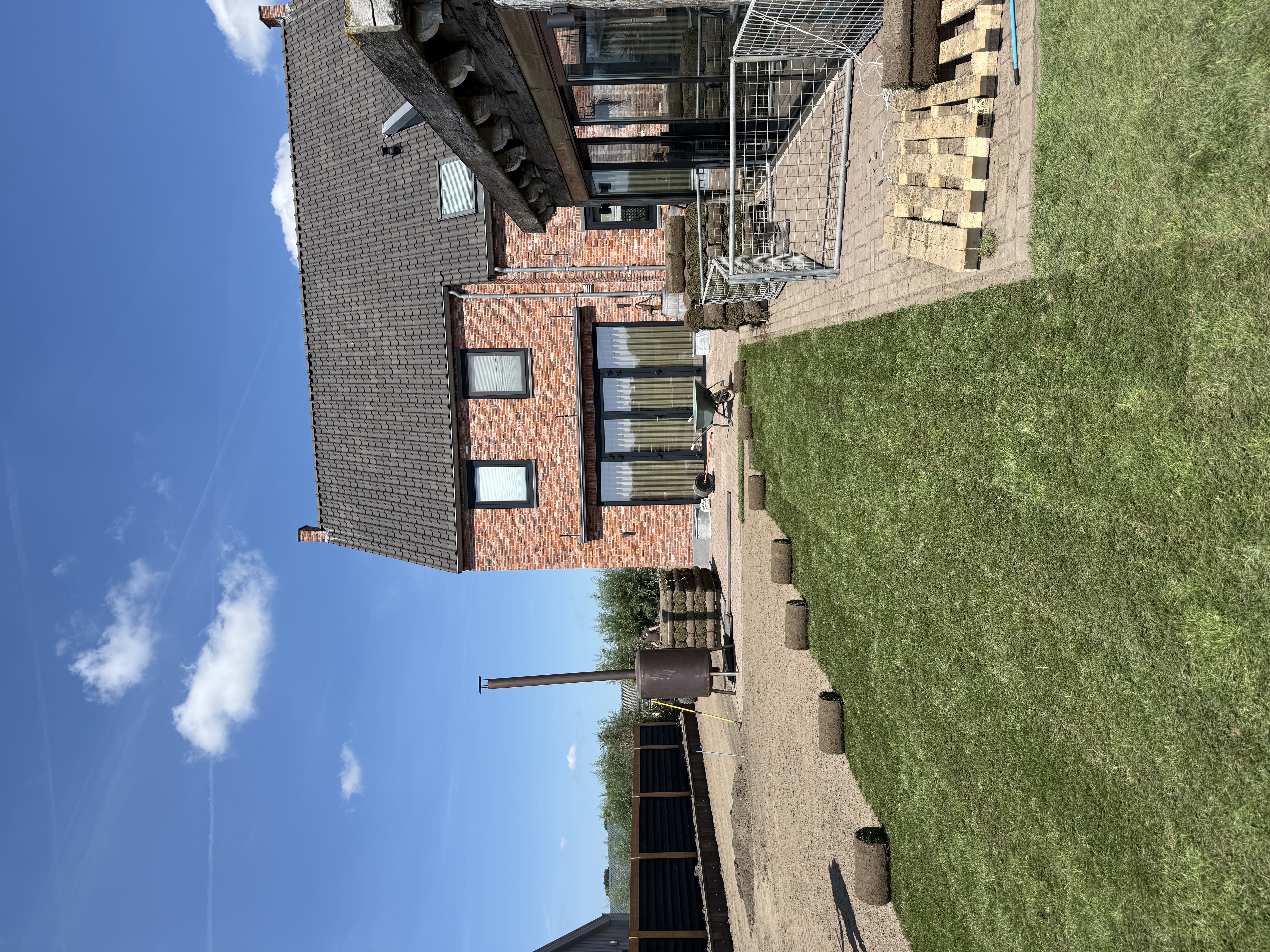 Graszoden leggen Hensbroek